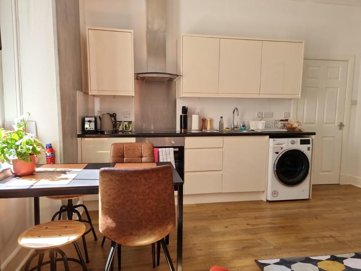 Charming Victorian Apartment, Close To Centre Inverness Bagian luar foto