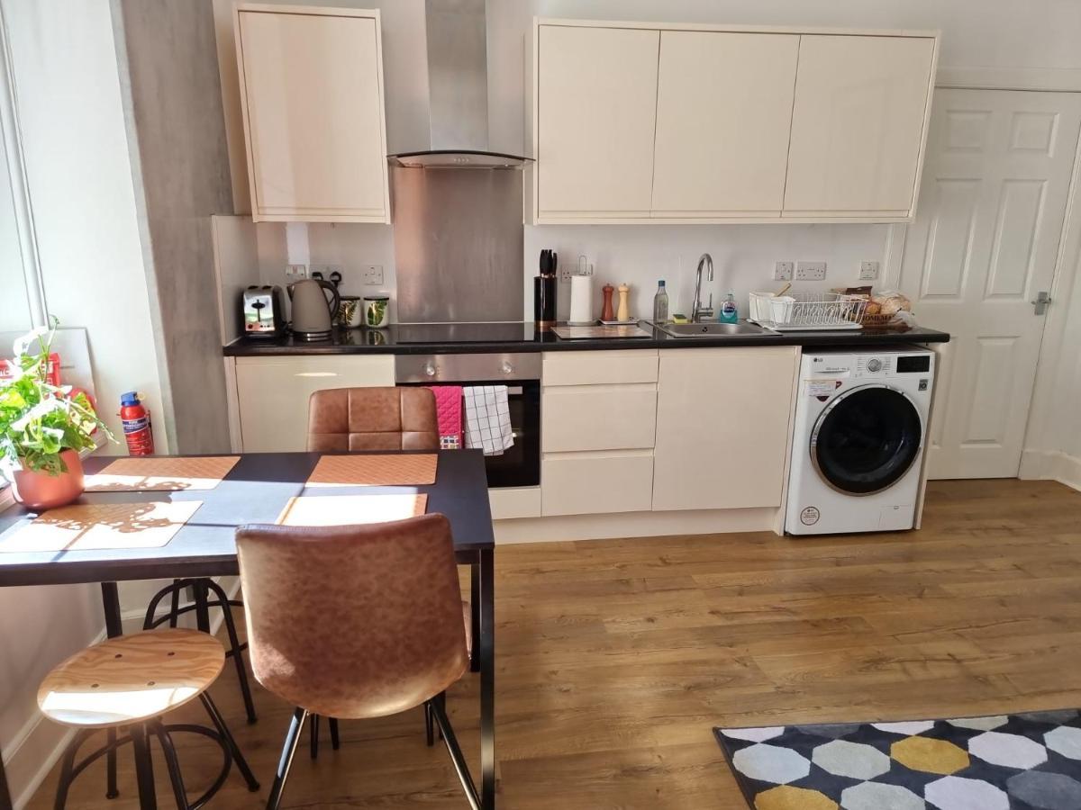 Charming Victorian Apartment, Close To Centre Inverness Bagian luar foto